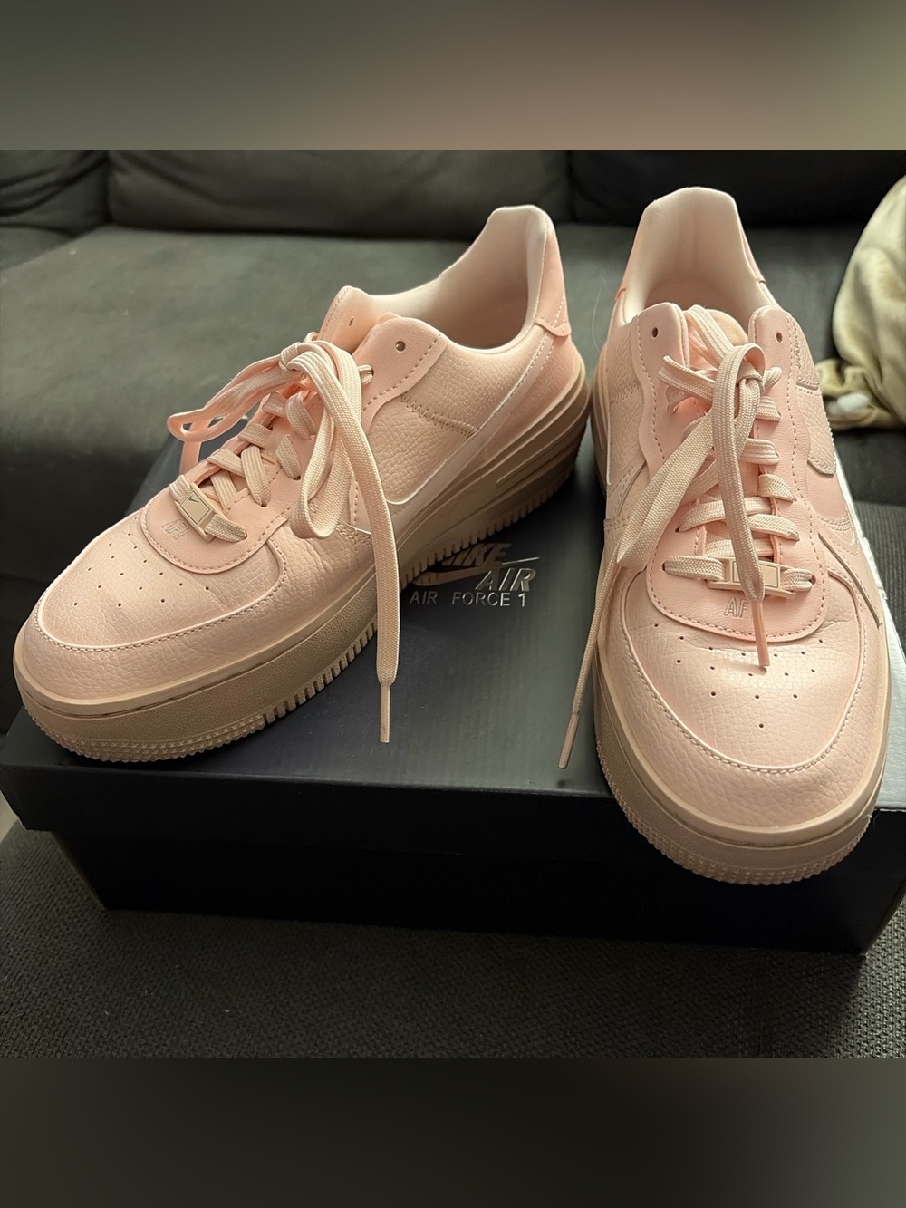 women’s nike air force 1 platform pink sneakers